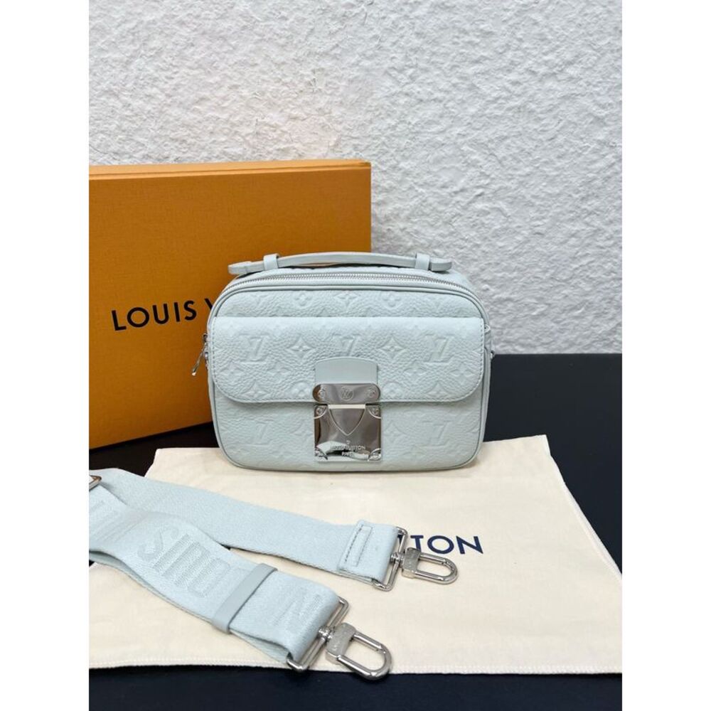 Louis Vuitton Women Pre-Loved Bag Brand New Condition